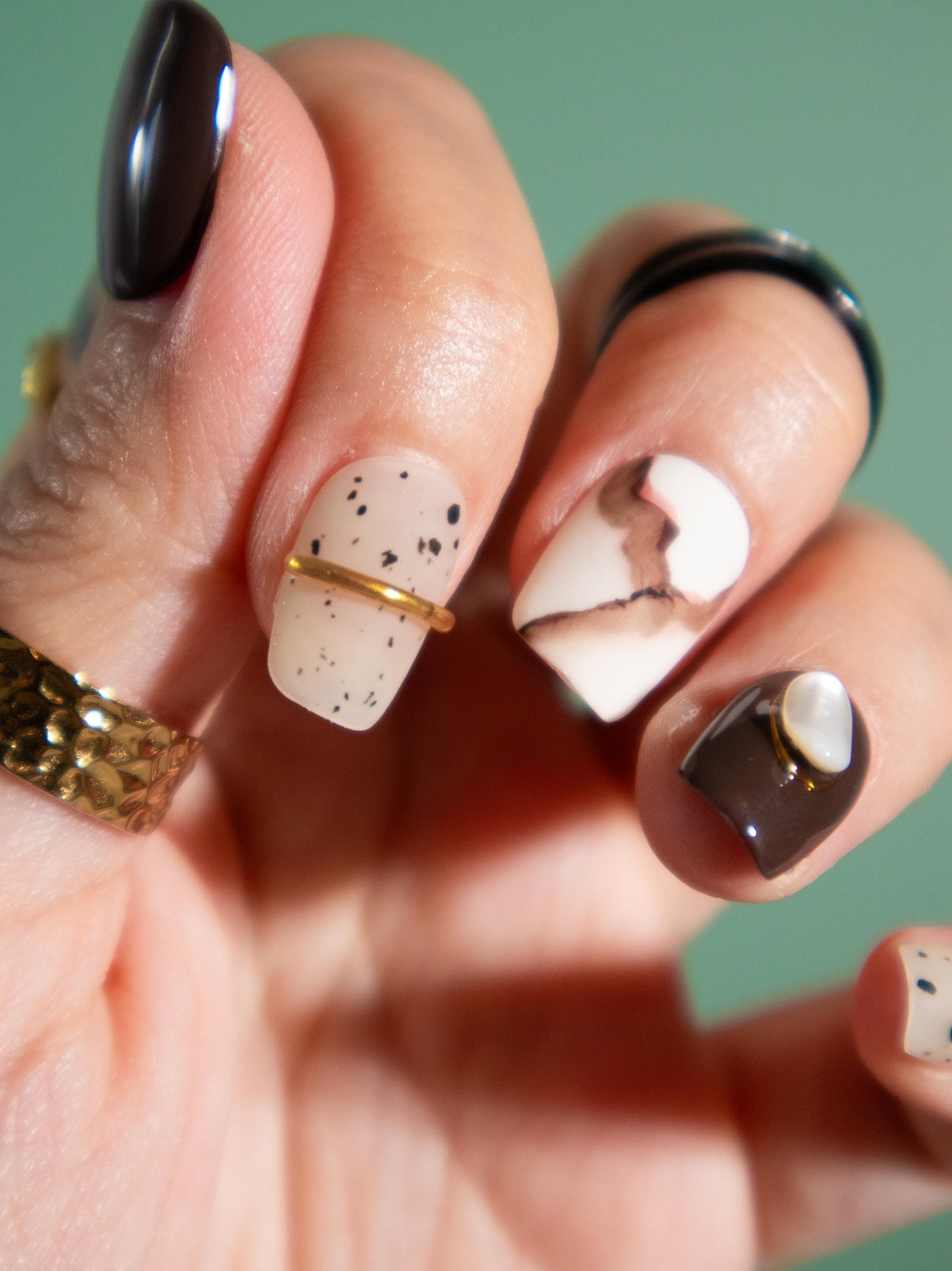 MATTE CHOCOLATE